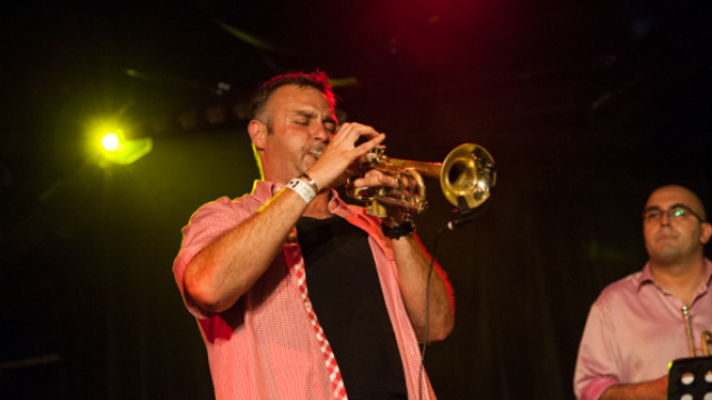 Guča Partyzans Brass Band koncert feat Sestre Vujanovic (SRB)