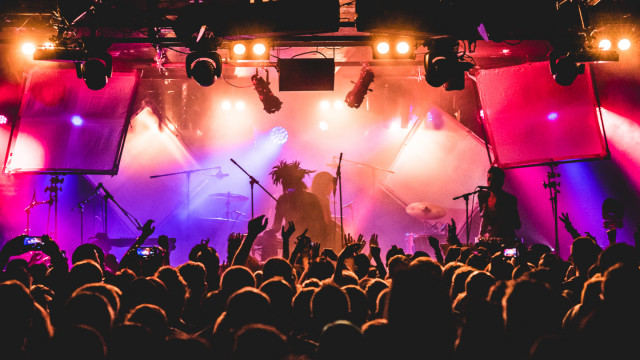 IAMX (UK) - Metanoia Tour