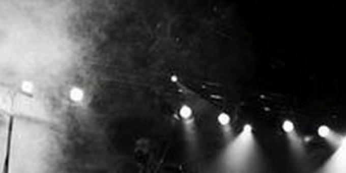 Lajkó Electric - Lajkó Félix (citera, hegedű), Brasnyó Antal (brácsa) , Kurina Ferenc (basszusgitár, bőgő), Pettik Ádám (dob-komplett), eFU