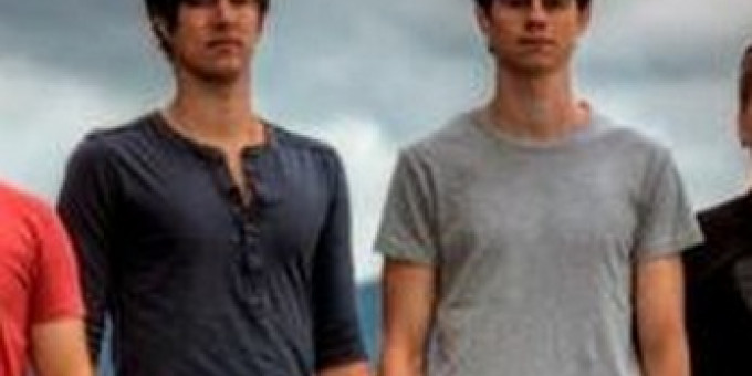 A38 Pesti Est Tetőterasz: Reflected, Just Another, Over Help