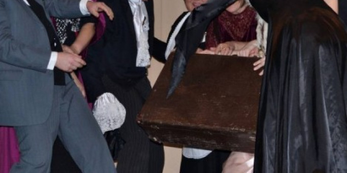 Elmarad: Dobay Márti Színjátéktér: Fegyenckaland