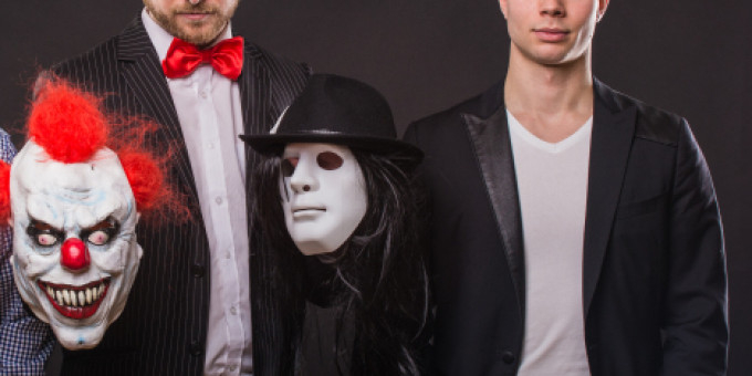 Három szemfényvesztő a Hajón - bűvészműsor