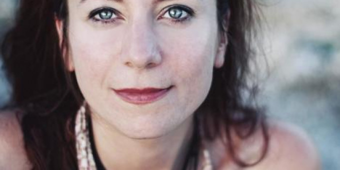 Takáts Eszter és zenekara. Köpönyegforgatók