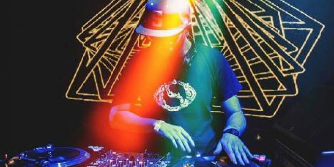 Elmarad: Rock The Boat - Slanki & Turner 