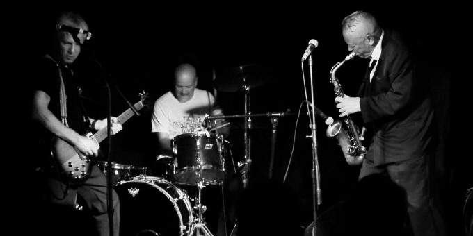 Blurt (UK), Dobgitár