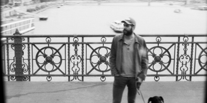 Pesti Estek: MMAMT = Mindenkinek megvan a maga története = Egyedi Péter egyedül, de mégsem egyedül, Jónás Vera