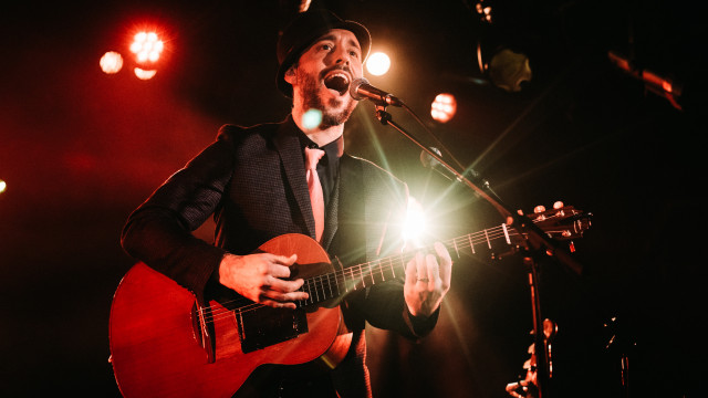 Charlie Winston (UK), Hangácsi Márton