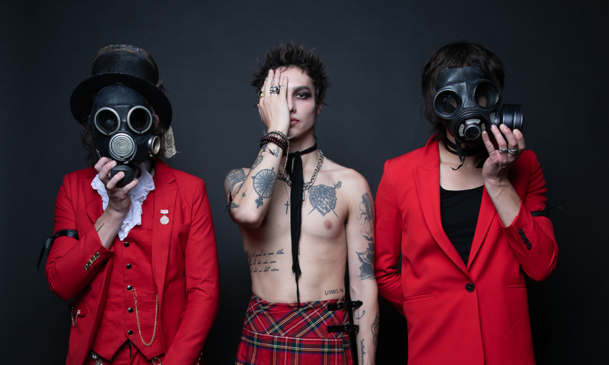 Palaye royale родители. Palaye royale lonely обложка. Palaye royale morning light. Группа palaye royale. Песня palaye royale lonely.