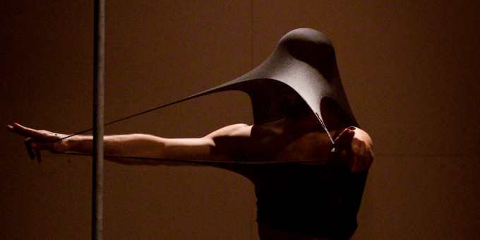 Milyen lehet egy táncelőadás? / Szirtes Edina Mókus (Táncművészek: Molnár Csaba, Vadas Zsófia Tamara, Vass Imre)