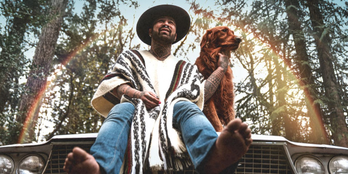 Nahko (Nahko and the Medicine for people) solo (US), River Roots