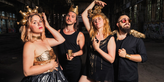 Nunki Bay Starship, Zouj (DE)