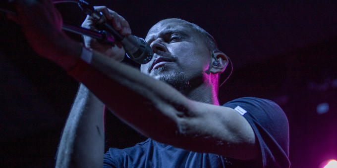 Zene x Színház / Likó Marcell portrébeszélgetés & akusztikus koncert / Momentán Társulat