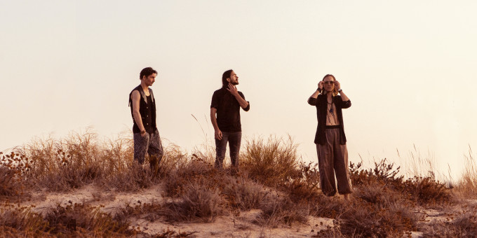 Dirty Sound Magnet (CH), vendég: YeuX