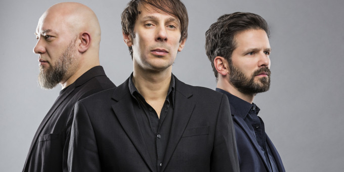 Amber Smith, John Moods (DE)