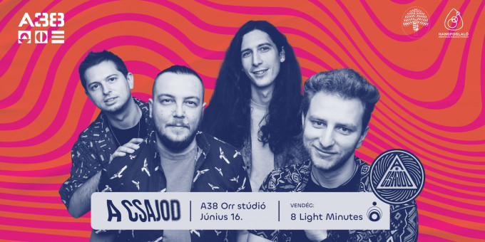 A Csajod, 8 Light Minutes