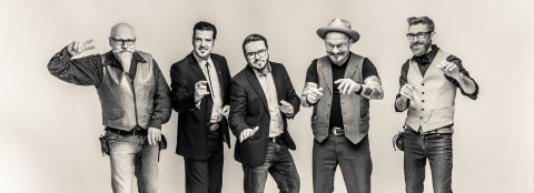 Ferenczi György és az 1-ső Pesti Rackák, Loyal Apples' Club - A38 Hajó