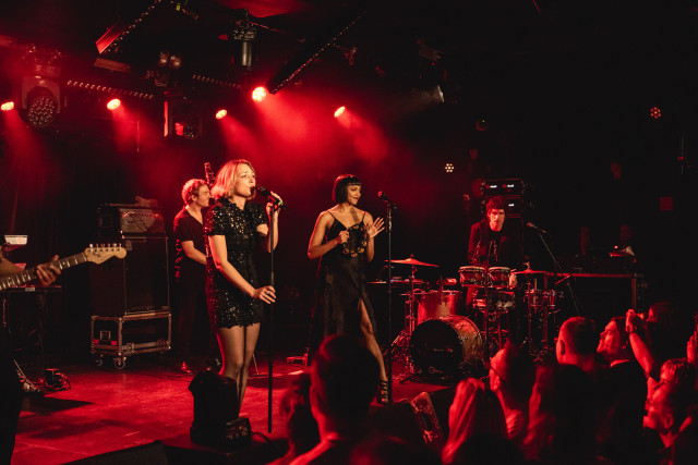 Nouvelle Vague (FR) - Should I Stay Or Should I Go - lemezbemutató, Kill The Pain