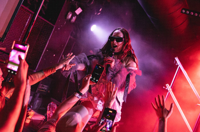 Allie X (CA)