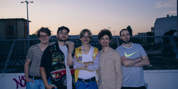 Fusion Maze, Varv (IT), Lawn Dogs