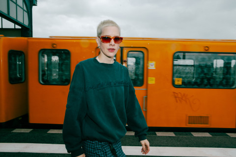 Anika (UK), Jules War, Plattenbau (D)