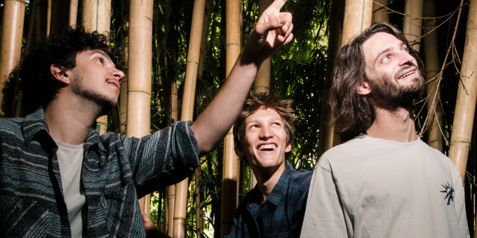 Shakar Trio, Roundabout (A)