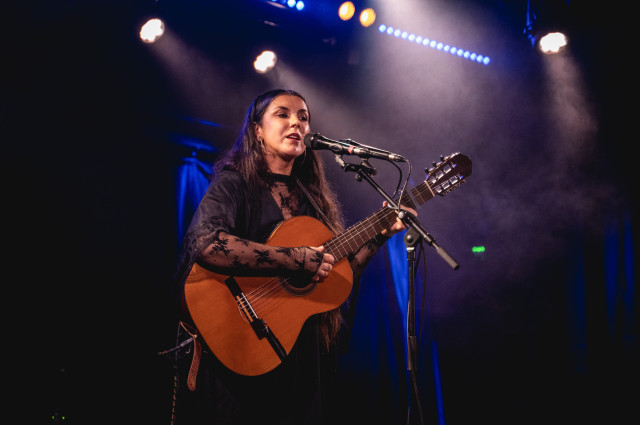 Nessi Gomes (PT), Szeder solo