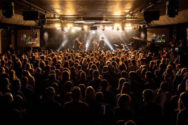 Budapest Bár: Dalok a múltból – válogatás az első két lemez dalaiból