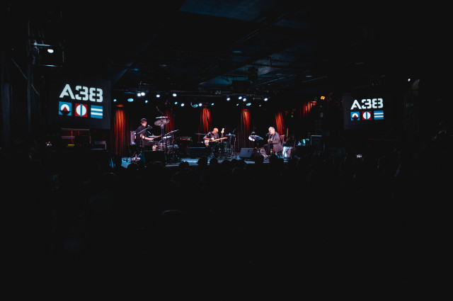 Marc Ribot's Ceramic Dog