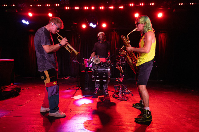 Too Many Zooz (US), SunCity Brass (HU)