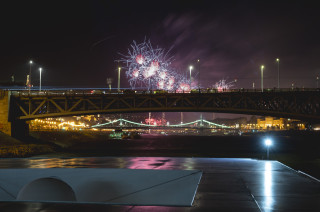 HØT SPØT Fireworks Special