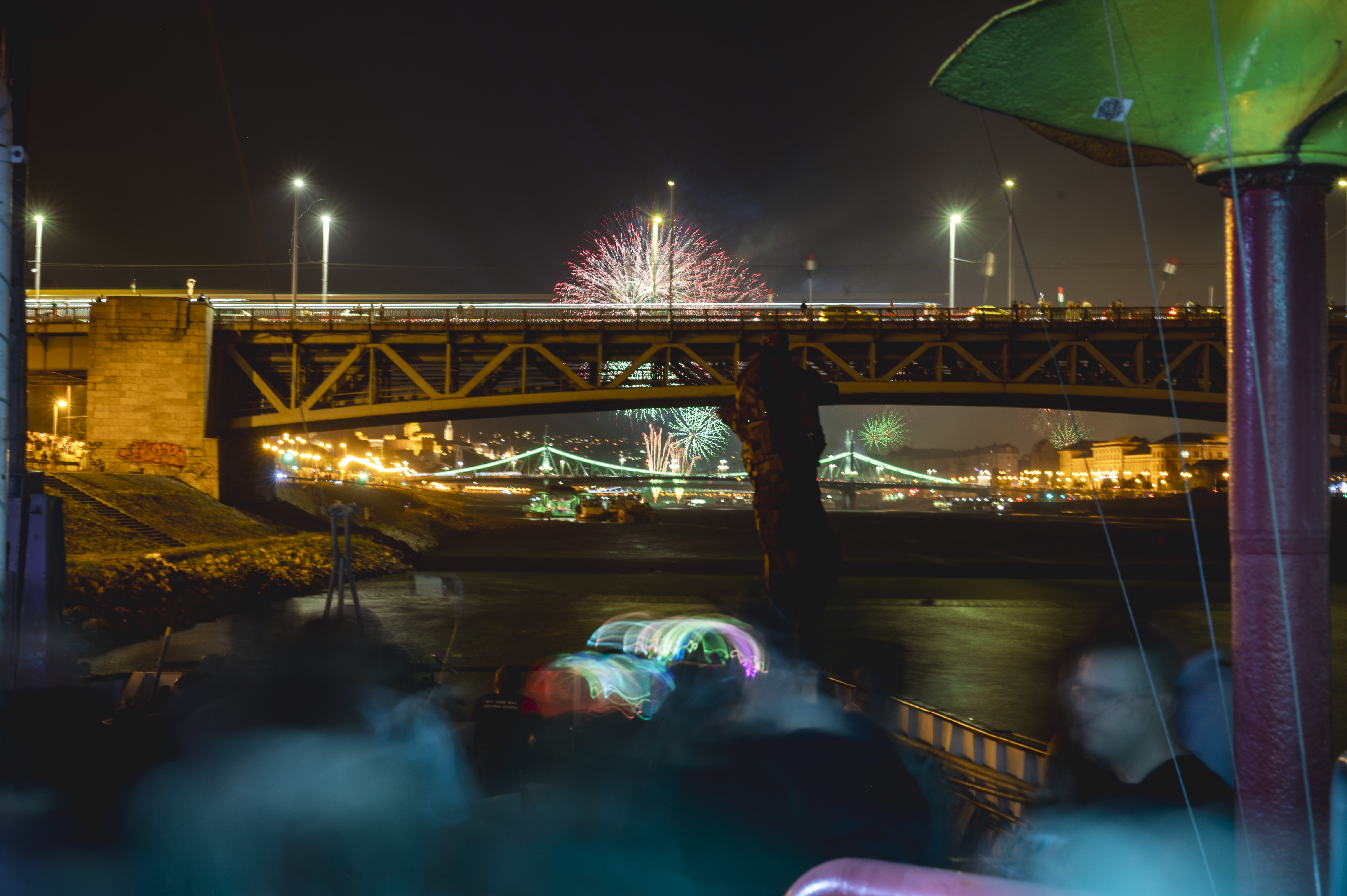 HØT SPØT Fireworks Special