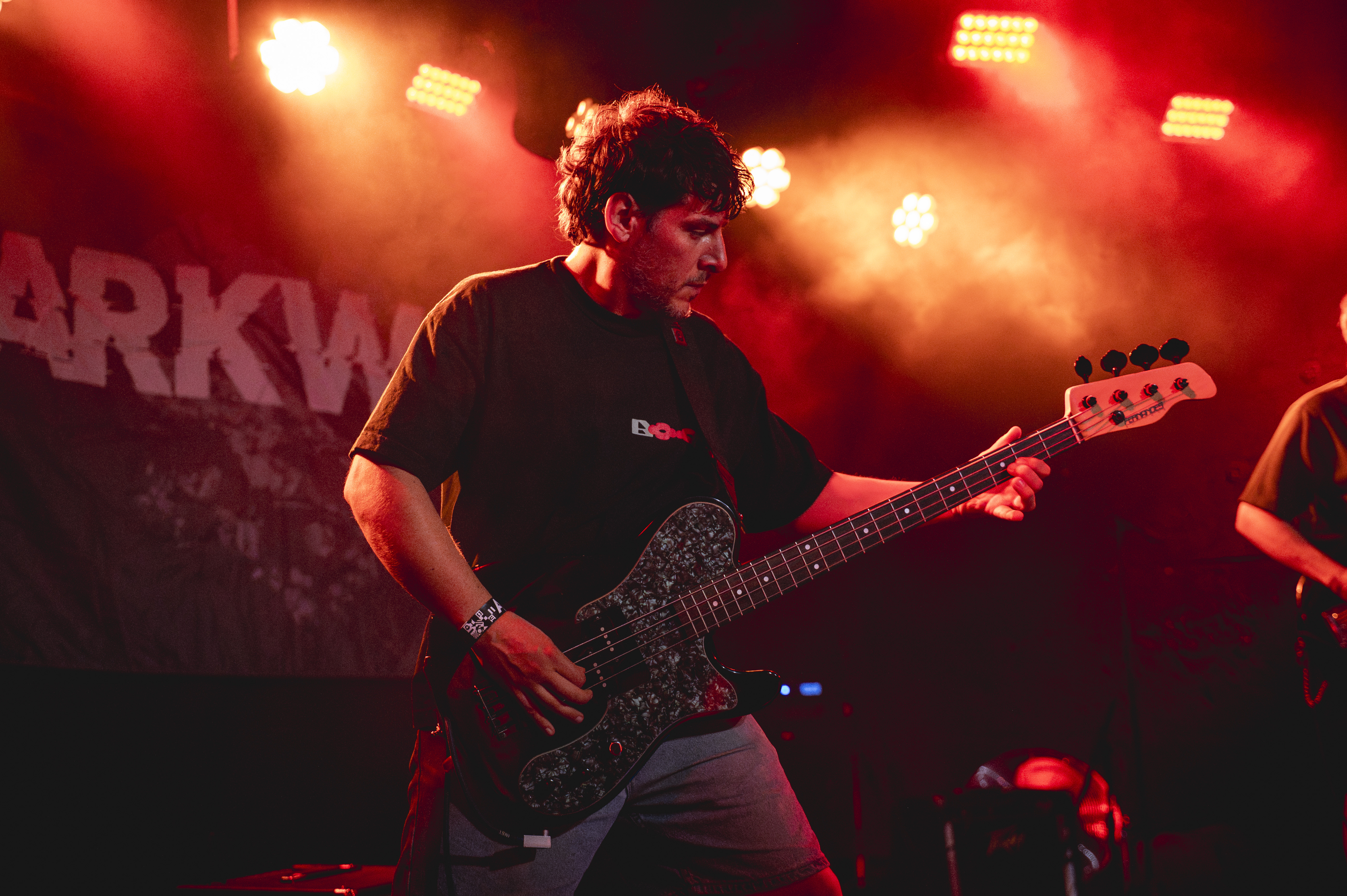 Darkways (ES), vendég: denevér