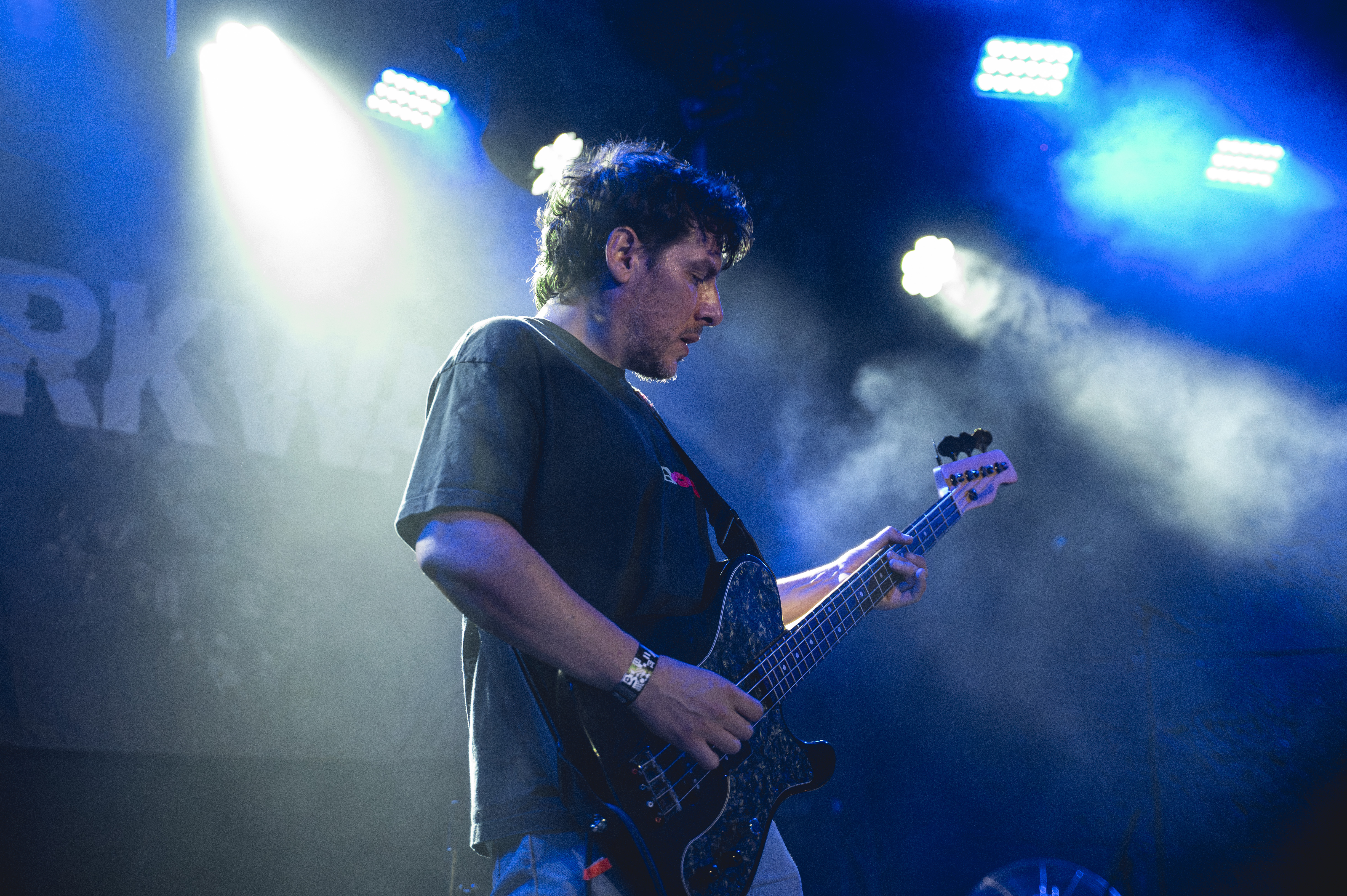 Darkways (ES), vendég: denevér
