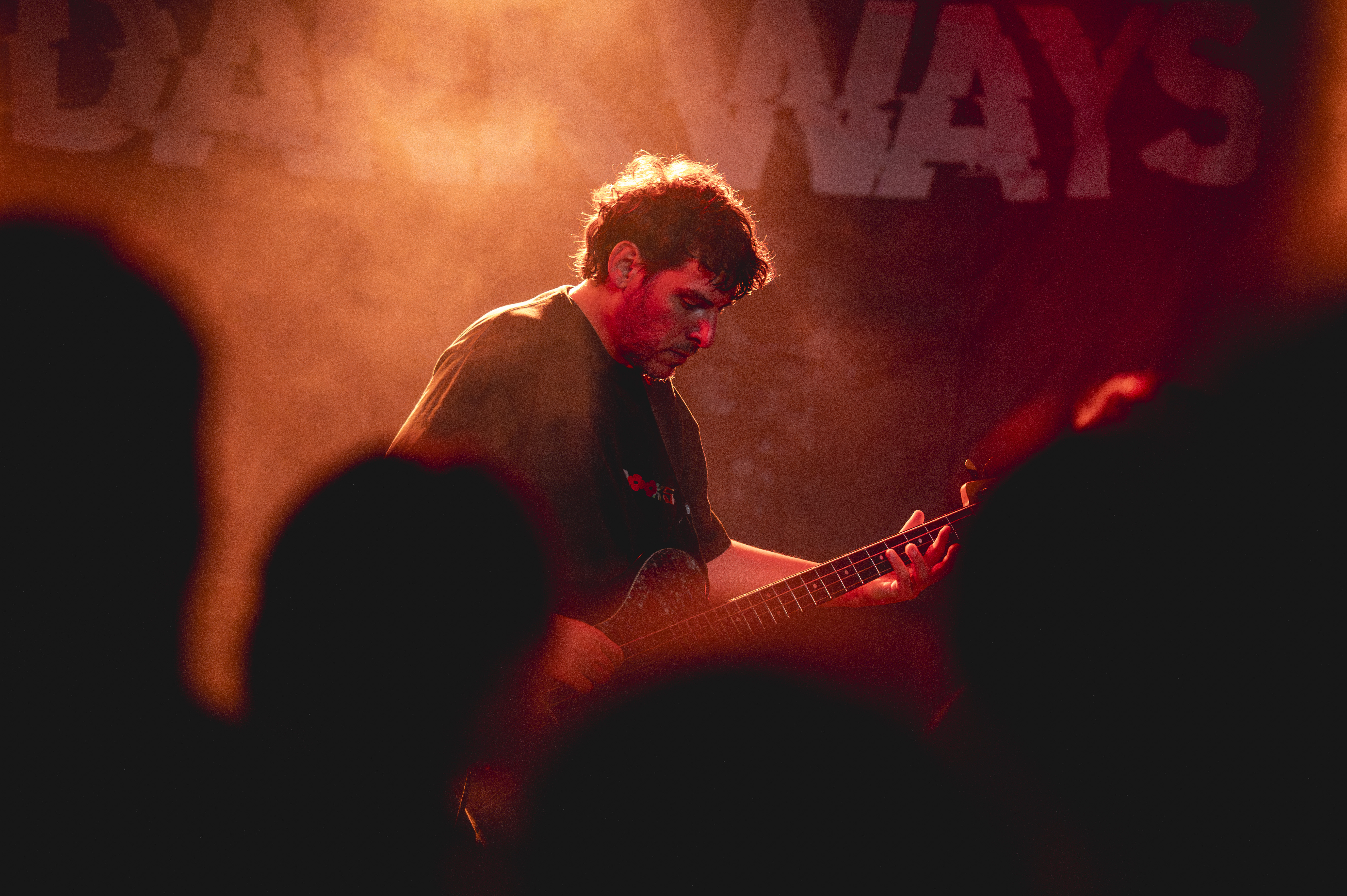 Darkways (ES), vendég: denevér