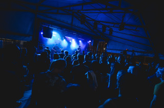Darkways (ES), vendég: denevér