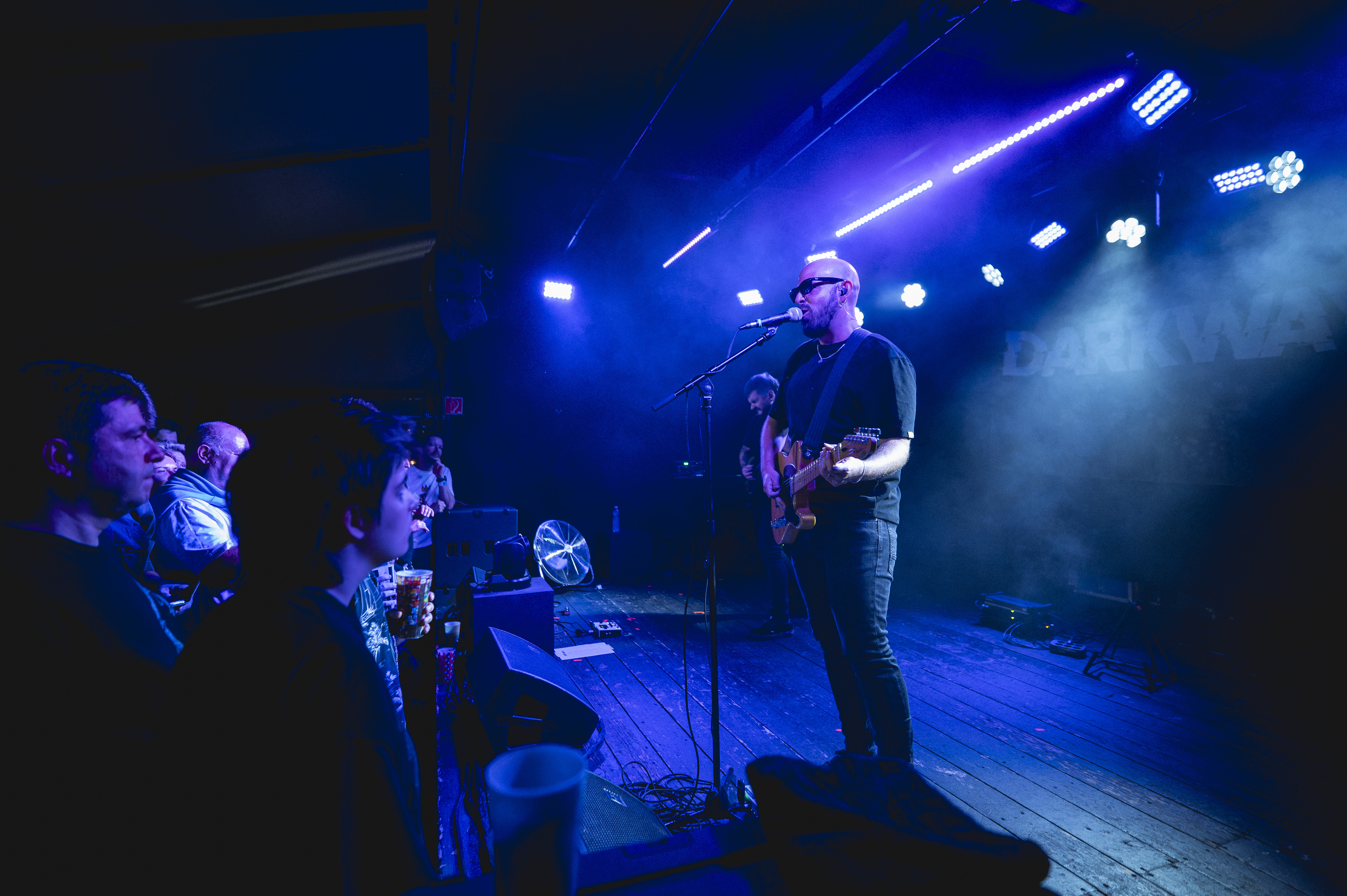 Darkways (ES), vendég: denevér