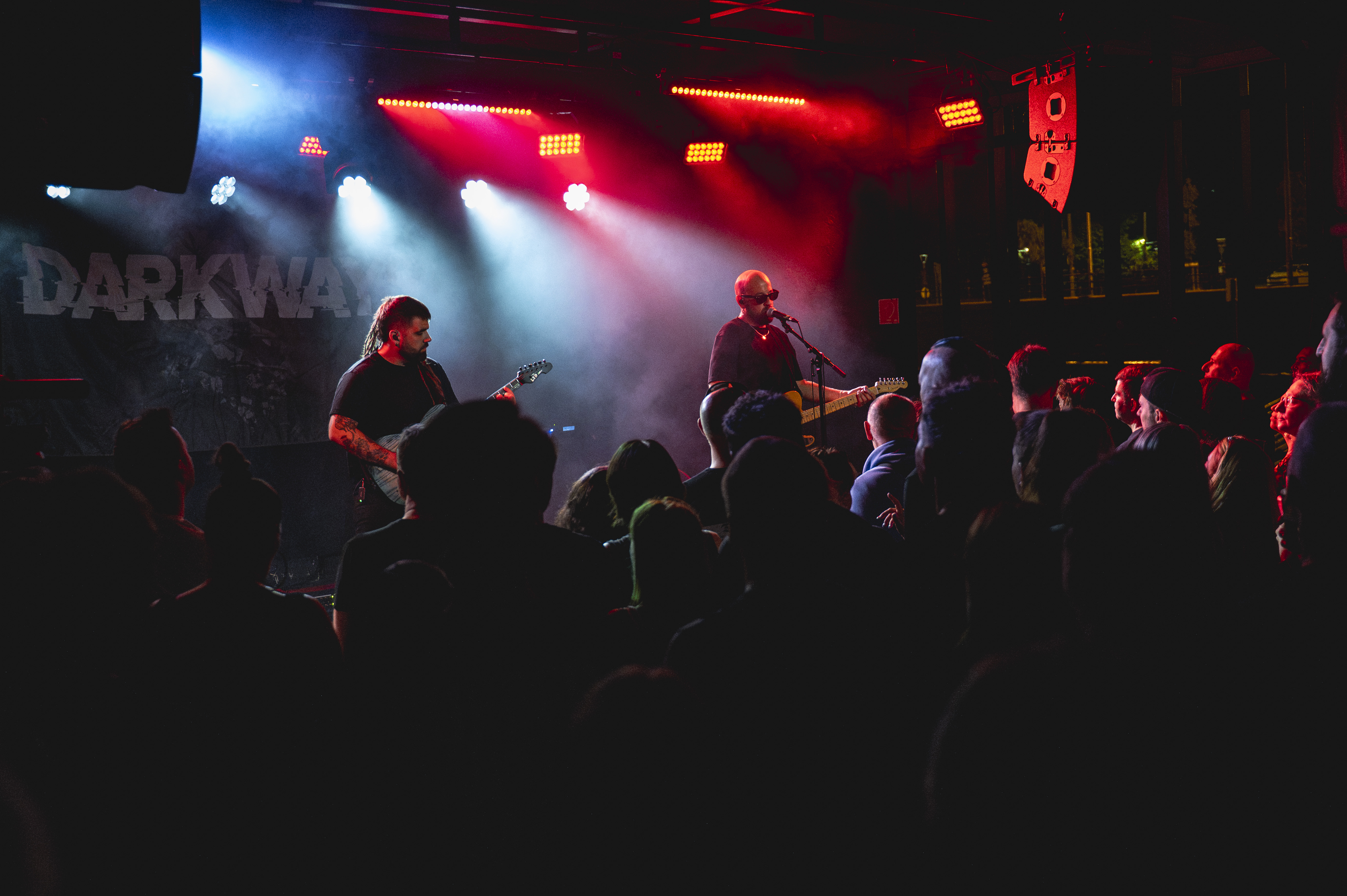 Darkways (ES), vendég: denevér