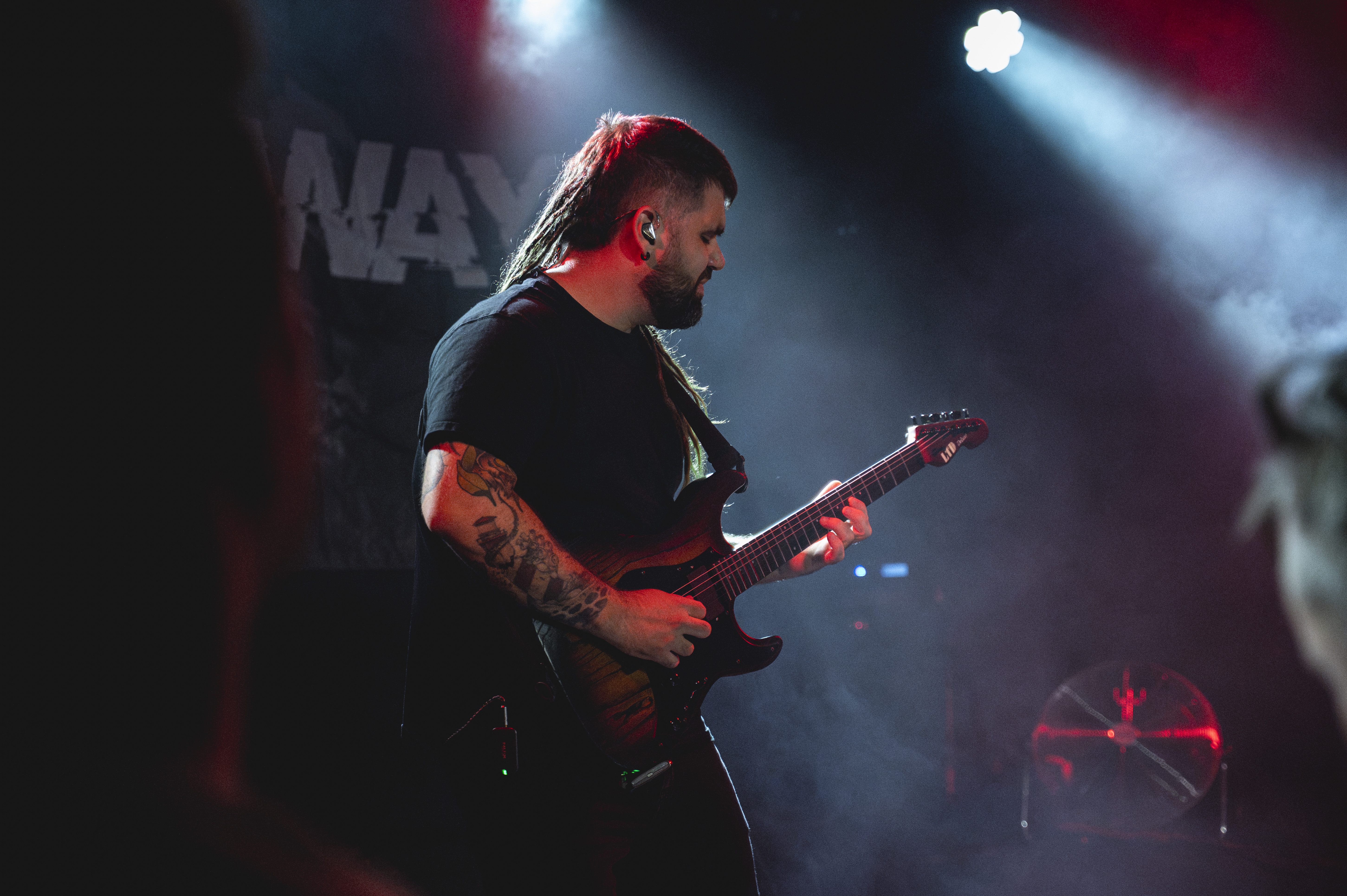 Darkways (ES), vendég: denevér