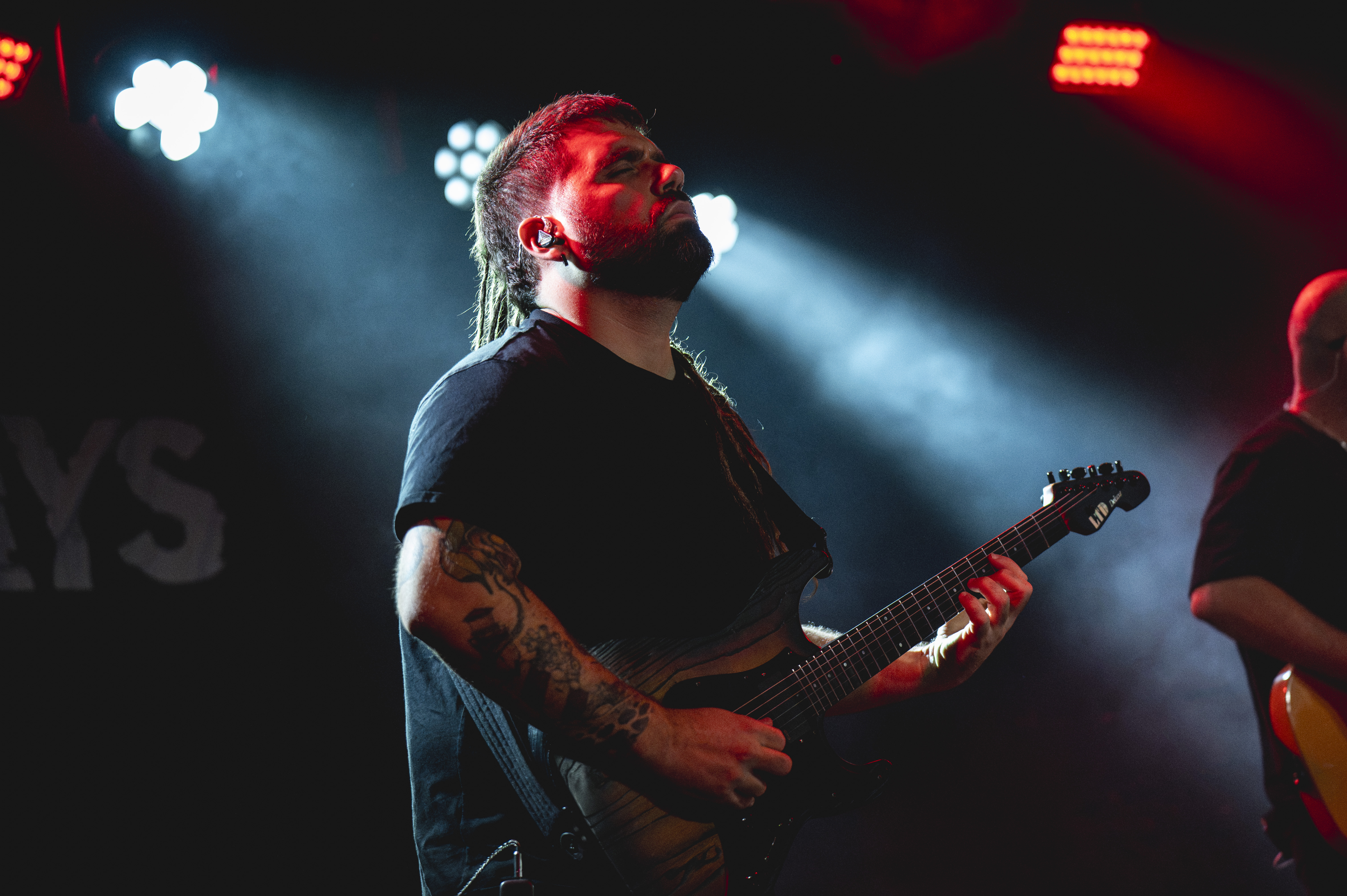 Darkways (ES), vendég: denevér