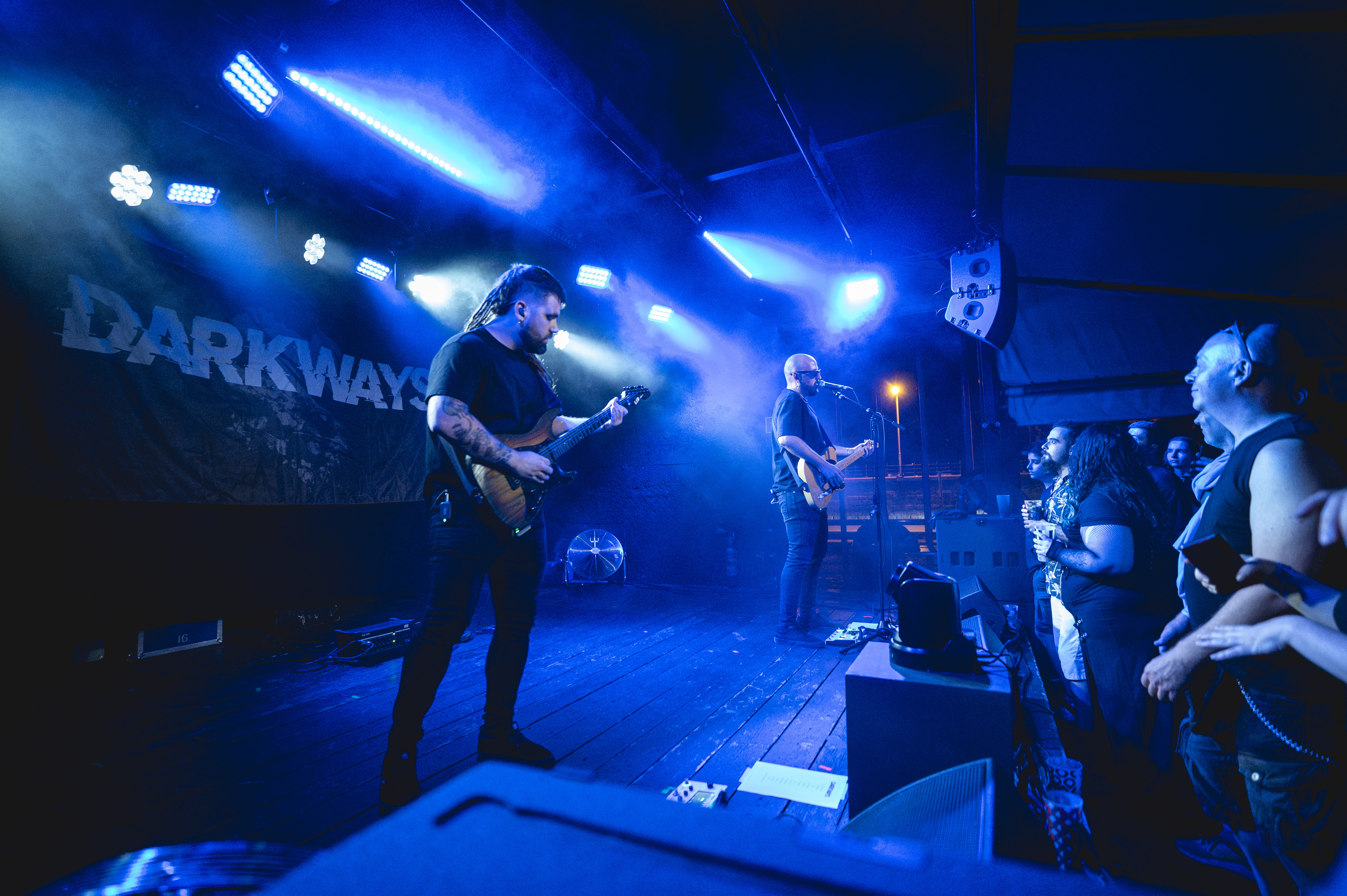 Darkways (ES), vendég: denevér