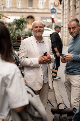 Kulturális Intézmények Rendszereken Át: Klubok