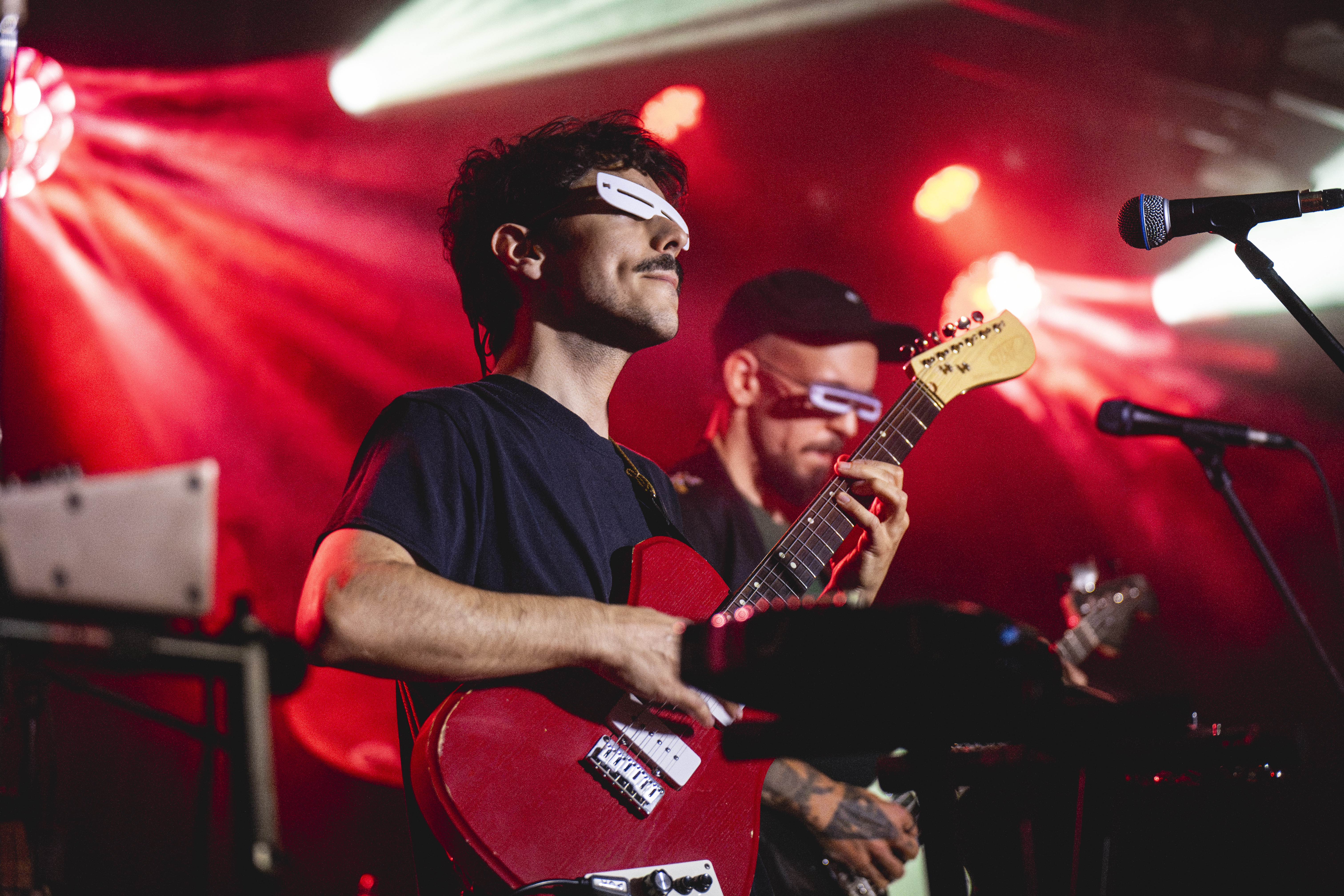 The Qualitons - Őszi nagykoncert, Eskimo Lunettes