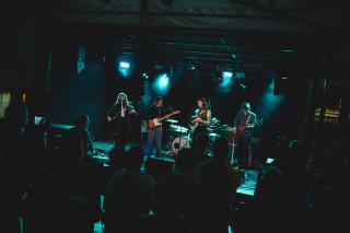 Lucy Kruger & The Lost Boys (ZA), Nanana